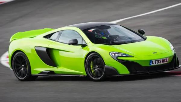 McLaren 675LT Verde