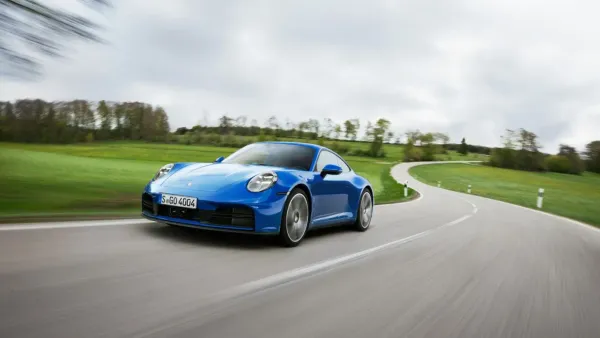 Porsche 911 Carrera GTS 2024 Azul