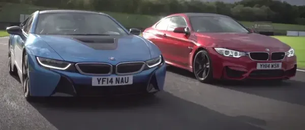 BMW i8 Azul y M4 Rojo