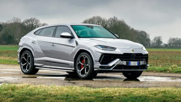 Lamborghini Urus S Plateado