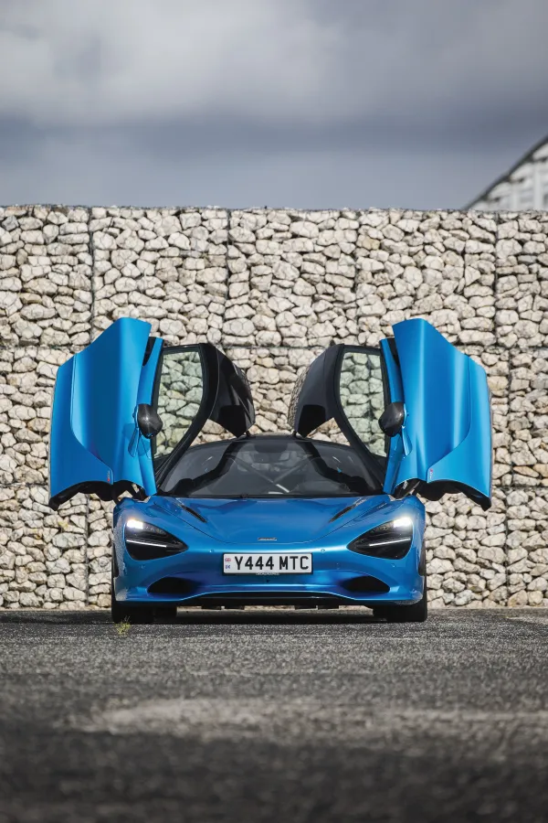 McLaren Spartan Azul