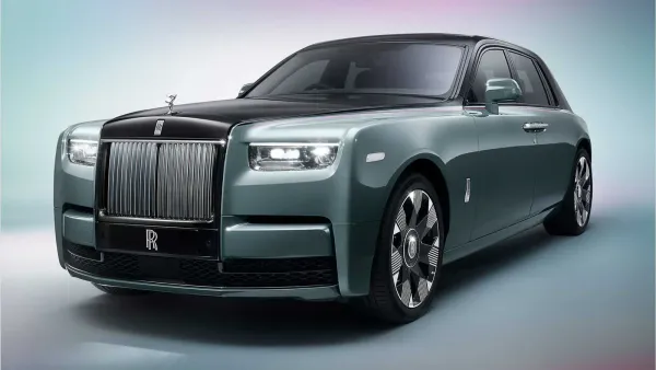 Rolls Royce Phantom 2023: