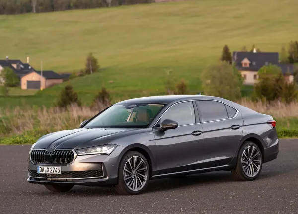 Skoda Superb Gris