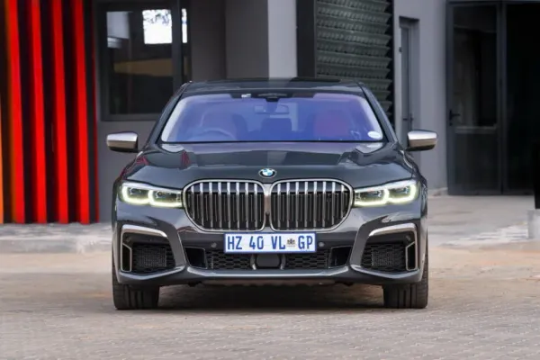 BMW M760Li xDrive Gris