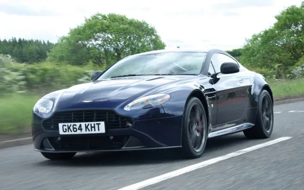 Aston Martin V8 Vantage N430 Azul