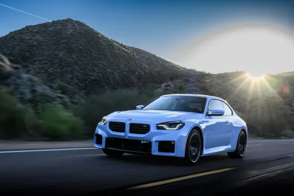 BMW M2 (2023) Azul