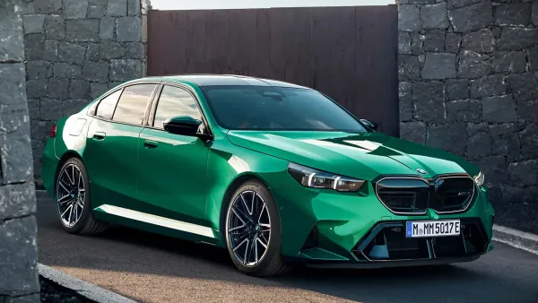 BMW M5 2024 Verde