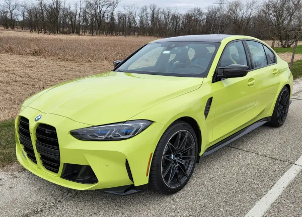 BMW M3 (2022) Amarillo