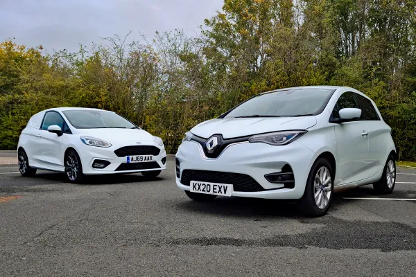 Ford Fiesta ST200 y Renault Zoe Rally Car