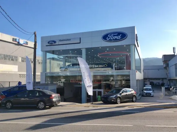 Concesionario Ford con autos