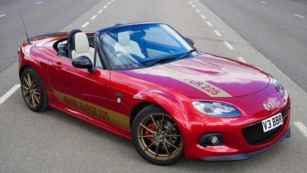 Mazda MX-5 con un toque de BBR Rojo