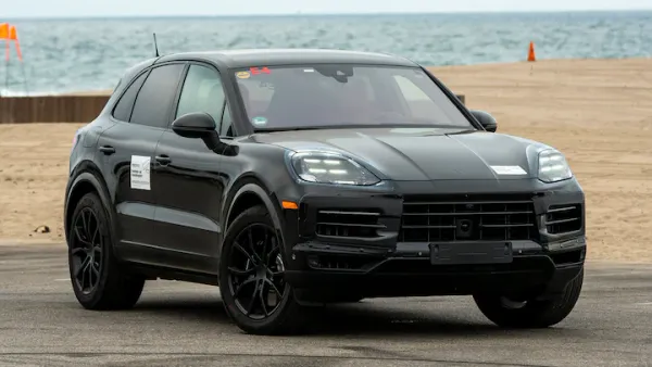 Porsche Cayenne 2024 Negro