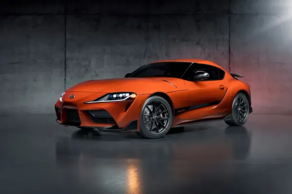 Toyota Supra Naranja