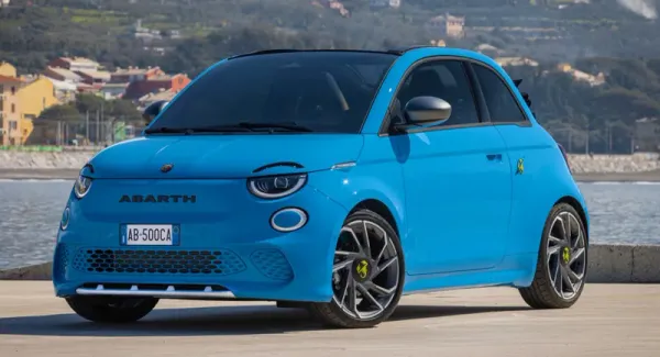 Abarth 500e Azul