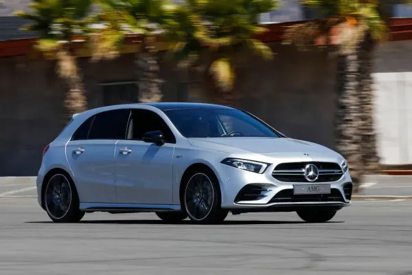 Mercedes-AMG A35 Plateado