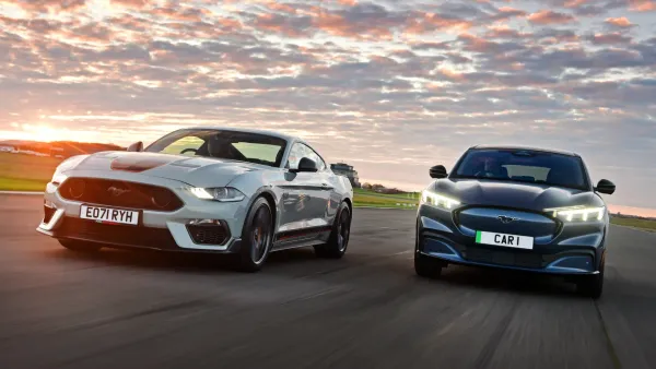 ¡Ford Mustang Mach-E vs. Mach 1: Un Encuentro de Pasado y Futuro! ⚡️🔥🚗