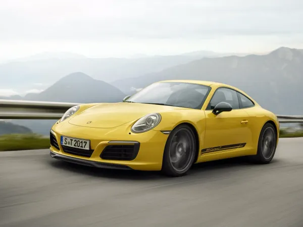 Porsche 911 Carrera T Amarillo