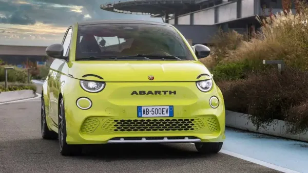 Fiat Abarth 500e Verde