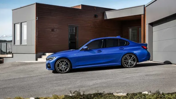 Lateral BMW Serie 3 (G20) 2019 Azul