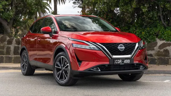 Nissan Qashqai 2023 Rojo