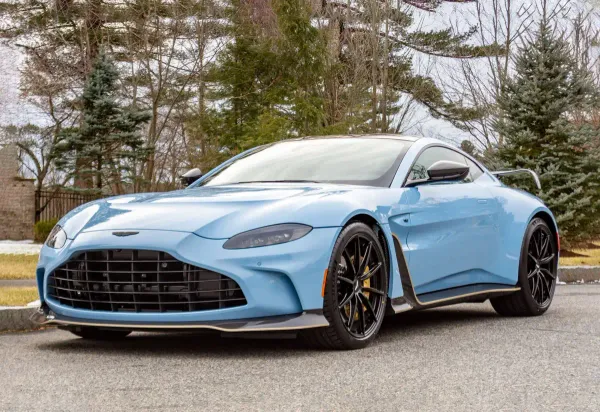 Aston Martin Vantage 2023 Azul