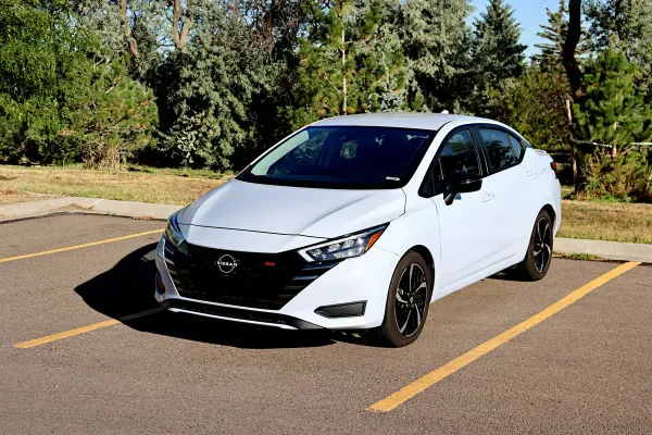 Nissan Versa Blanco