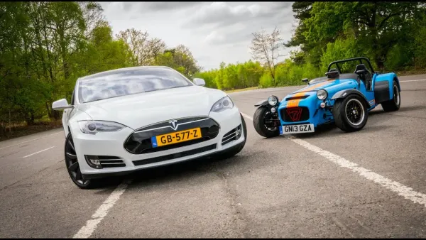 Tesla Model S Plaid vs. Caterham 620R