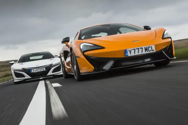 McLaren 570S vs Honda NSX