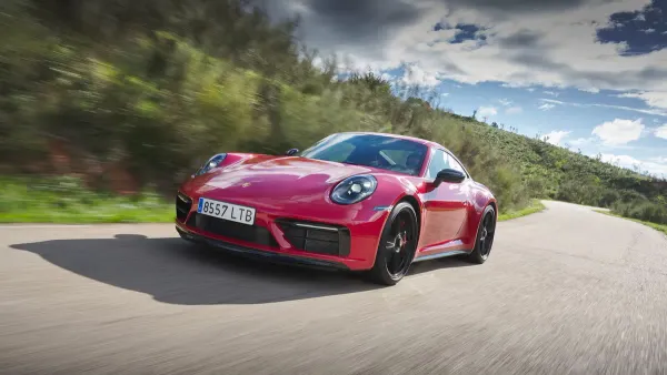 Porsche 911 GTS Rojo