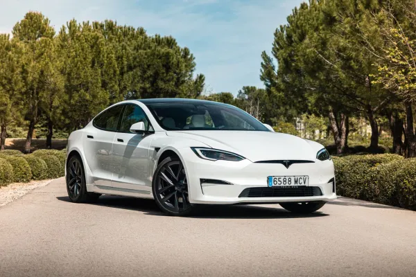 Tesla Model S Plaid Blanco