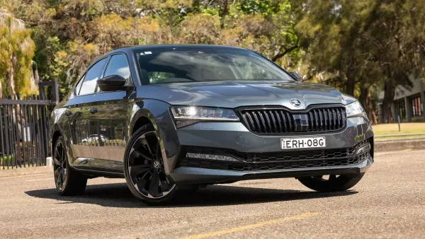 Skoda Superb Gris