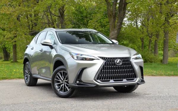 Lexus NX 450h+ 2023