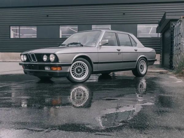 BMW M5 E28