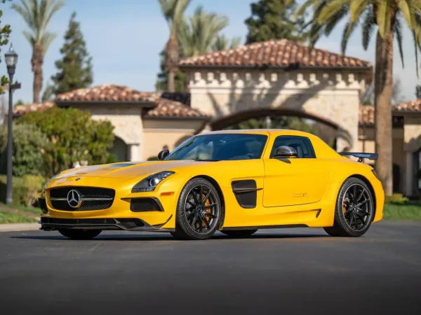 Mercedes-Benz SLS