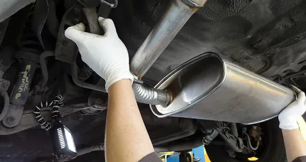  Reparar y Mantener el Sistema de Escape de Tu Auto