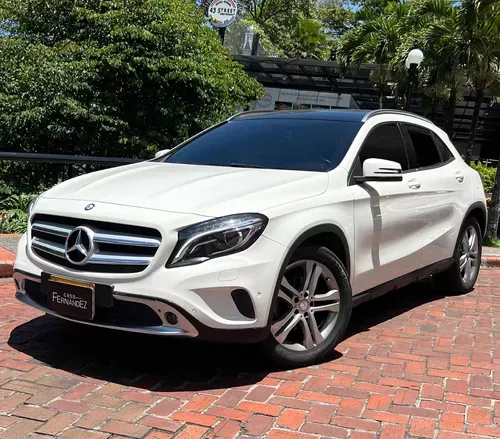 Mercedes-Benz GLA 200