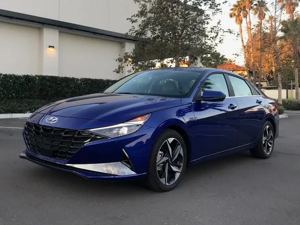 Hyundai Elantra Hybrid 2023