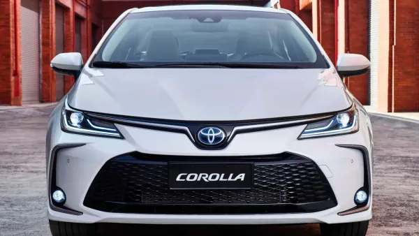 Toyota Corolla Sedán Híbrido 2025