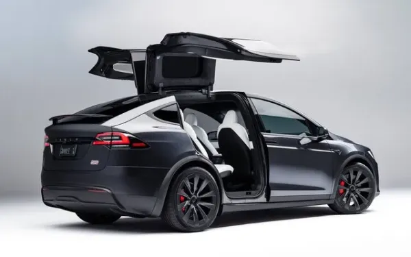 Tesla Model X Plaid 2024