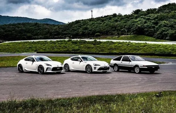 Toyota GR86 vs GT86 vs AE86