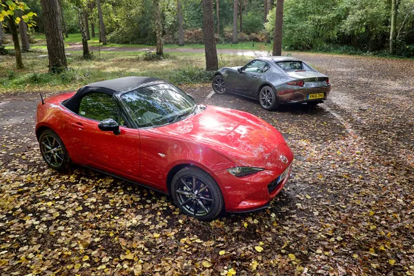 Mazda MX-5 Mark 2 vs Mark 3