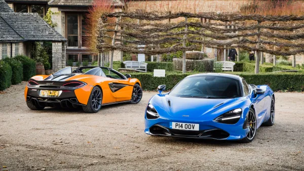 McLaren 720S vs 750S