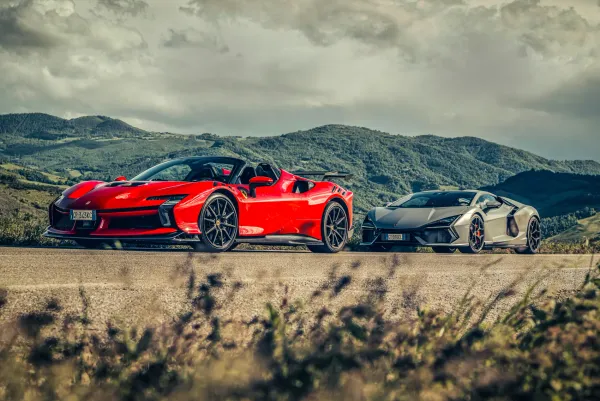 Lamborghini Revuelto vs Ferrari SF90: ¡La Batalla Épica de Hipercoches!