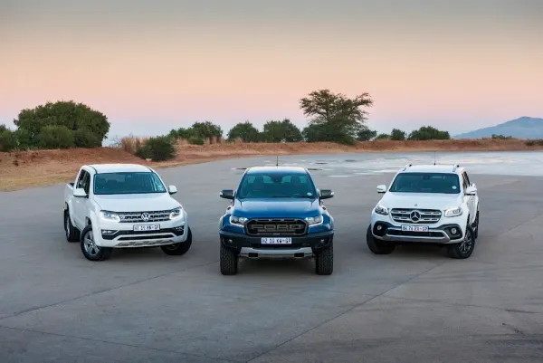 Ford Ranger Raptor vs. Mercedes X-Class vs. VW Amarok