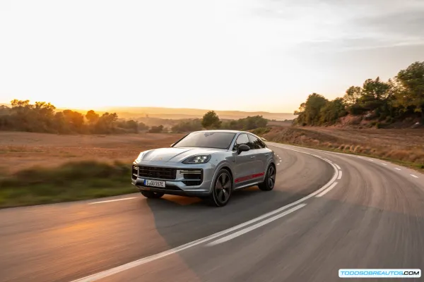 Porsche Cayenne E-Hybrid 2025