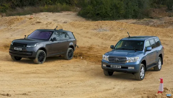 Toyota Land Cruiser vs Range Rover