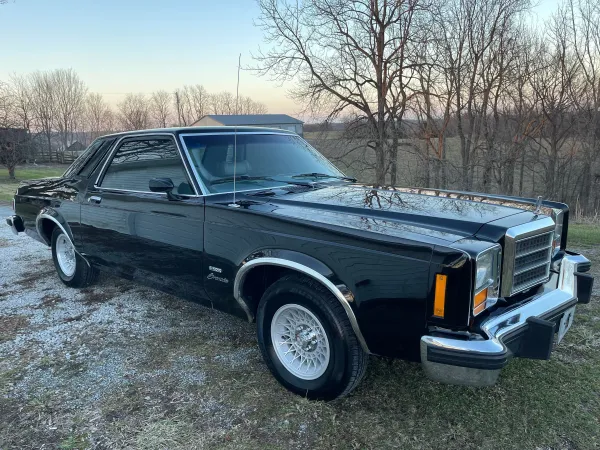 Ford Granada 1978: Joya Clásica en Subasta - Análisis y Detalles