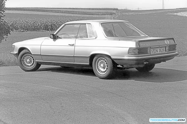 Mercedes-Benz 450SLC 5.0 1980: Galería de Fotos y Análisis de un Clásico Deportivo