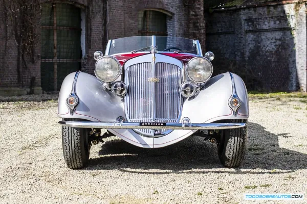 Horch 853a Special Roadster: El Tractor de 10 Millones de Euros Rescatado de Ucrania