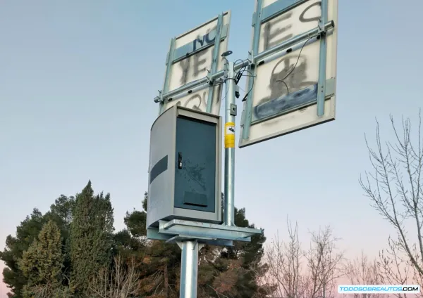 ¿Quién Vandaliza los Radares de la DGT? Costo, Consecuencias y la Reacción de la Guardia Civil